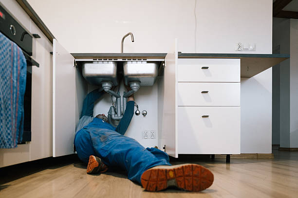 Professional Leak Detection technician working in Cascade Locks, OR